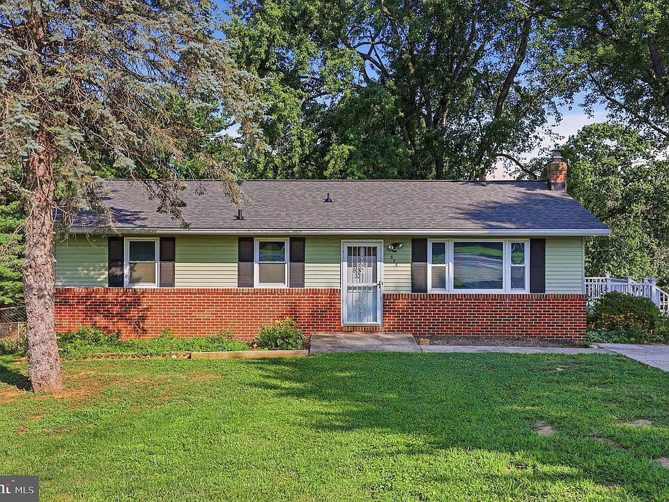 1st image of 608 Oak Tree Rd