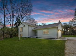 8655 Crosby Lake Rd, Clarkston, MI 48346