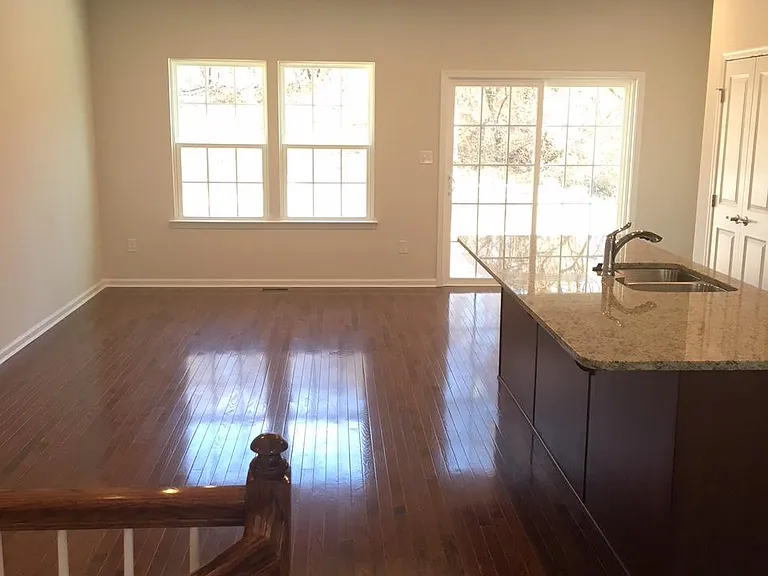 172 Mulberry Dr — Photo 4