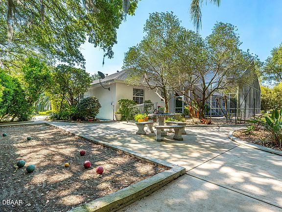 2nd image of 3722 Longford Cir