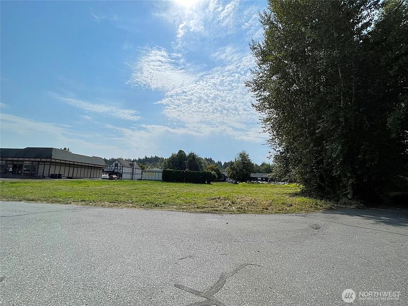 3rd image of 3536 Jay Way