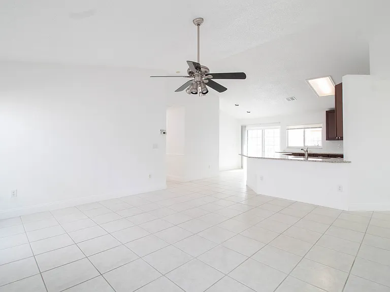 2782 Picadilly Cir — Photo 8