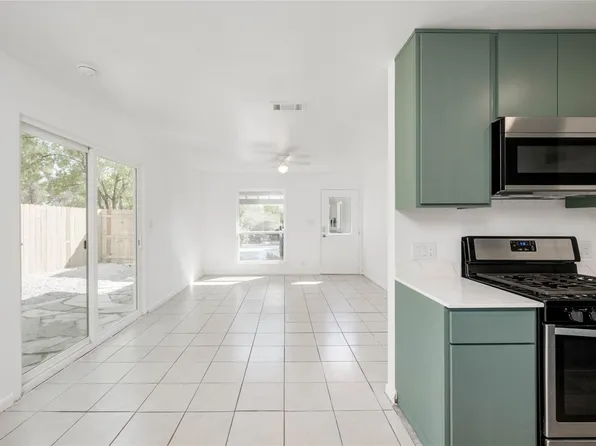 3304 Dolphin Cv #A, Austin, TX 78704