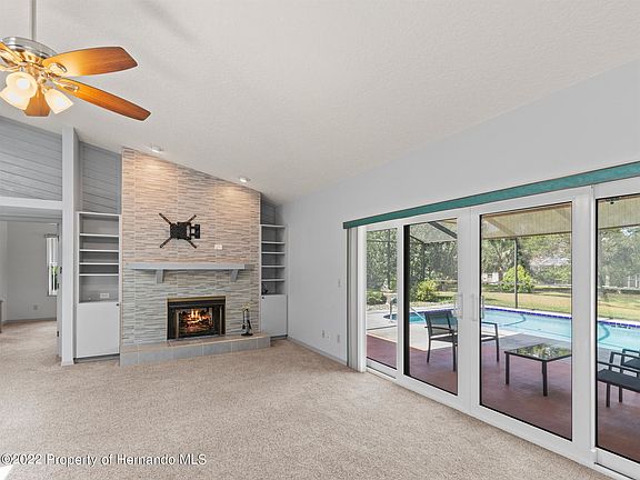 5th image of 2097 Whitewood Ave
