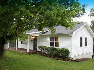 689 Robertsville Rd, Oak Ridge, TN 37830