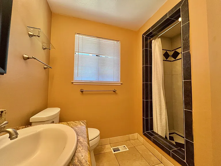 463 Sea Horse Dr — Photo 15