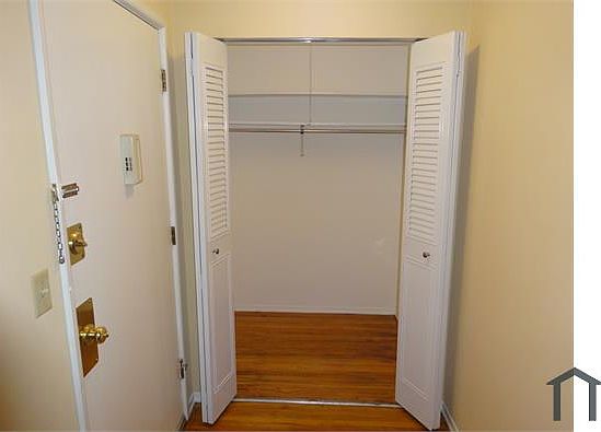 4th image of 310 Dyer St APT 1D