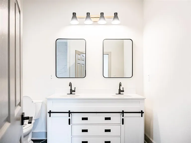 31727 Cypress Cir — Photo 1