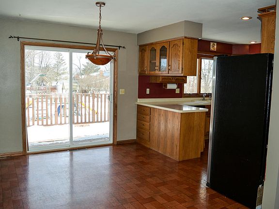 3rd image of 1260 Whitney Dr