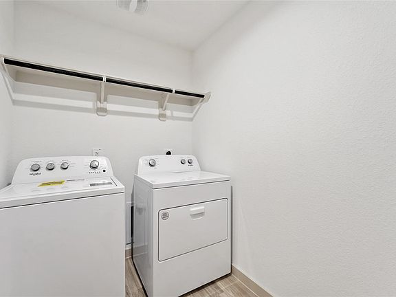 5th image of 714 Boer Plains Dr