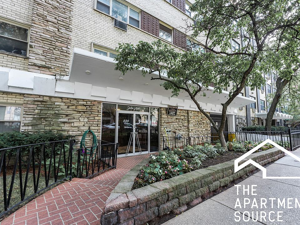 1st image of 535 W Briar Pl APT 261