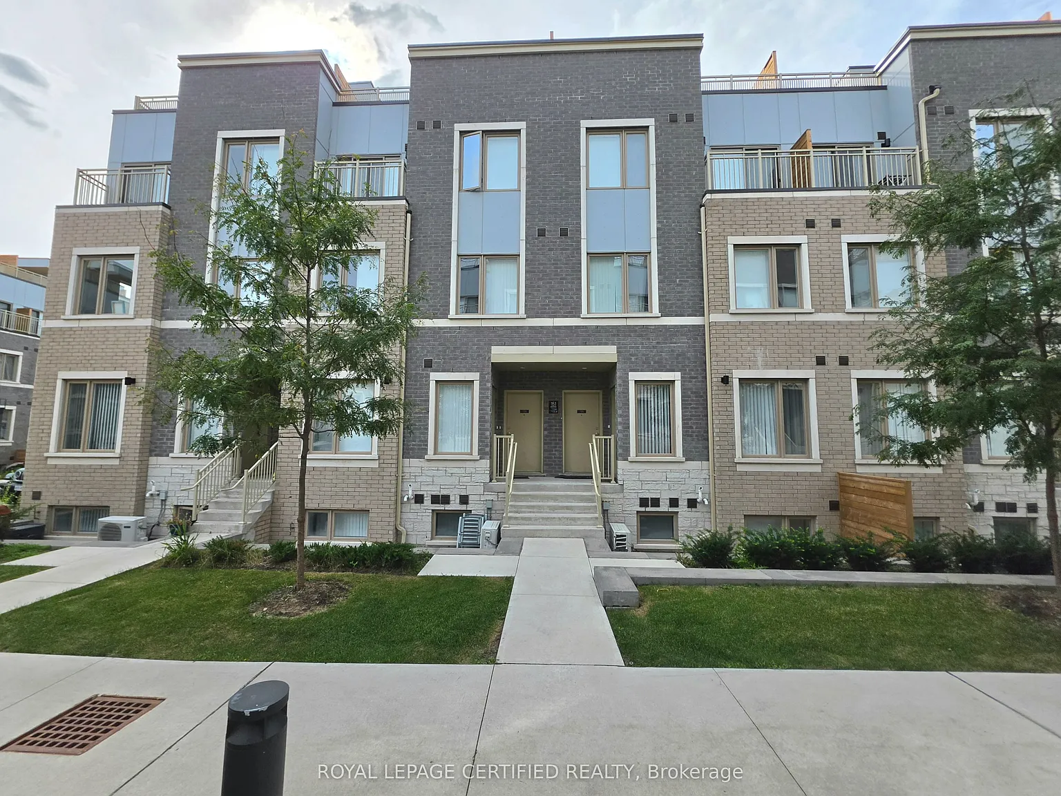 151 Honeycrisp Cres — Photo 1