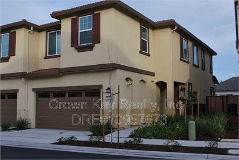 1st image of 1616 Glazzy Ln
