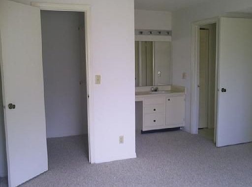 4th image of 3400 Pinewalk Dr N APT 922
