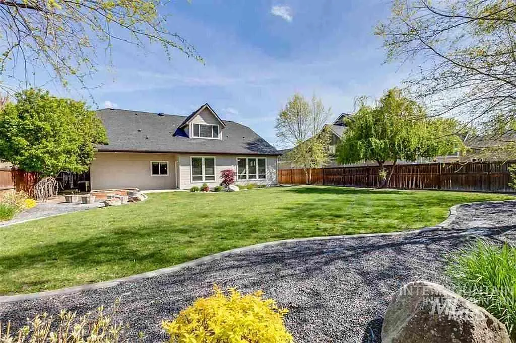 Building Photo - 949 W Barrymore Dr