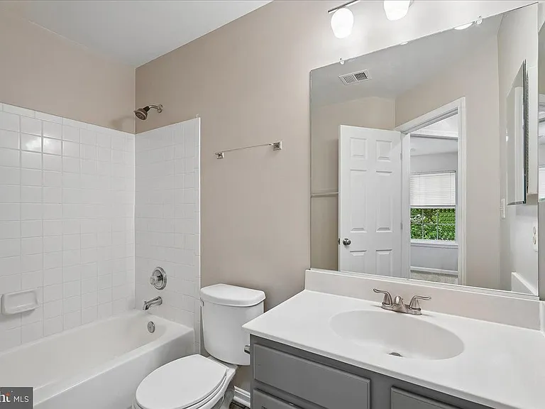 104 Frazer Dr — Photo 36
