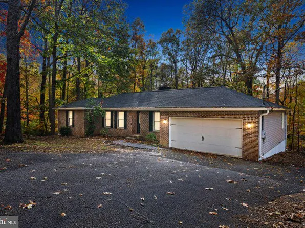 315 Lower Clubhouse Dr, Harpers Ferry, WV 25425