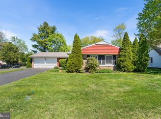 1 Gilman Ln, Willingboro, NJ 08046
