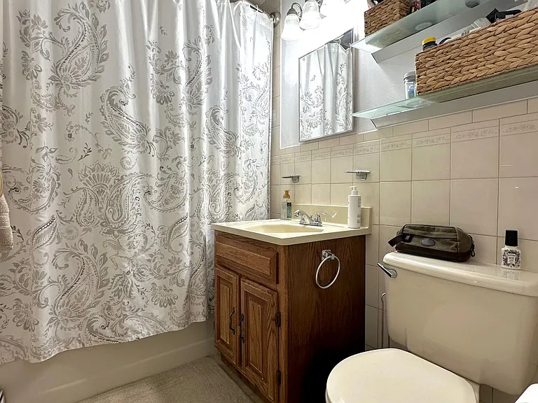Cameo Dr — Photo 1