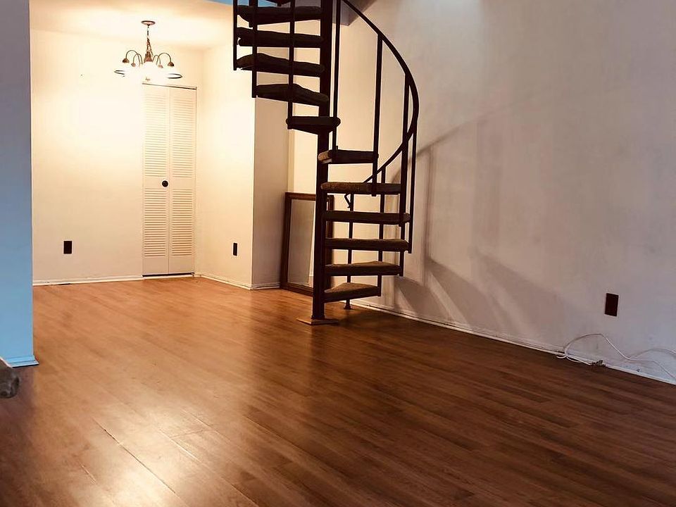 1st image of 7759 Oxford Ave