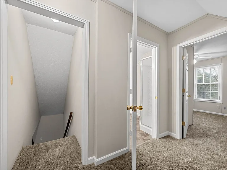 410 Appleton Dr — Photo 18