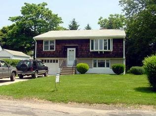 432 Wolcott Ave, Middletown, RI 02842