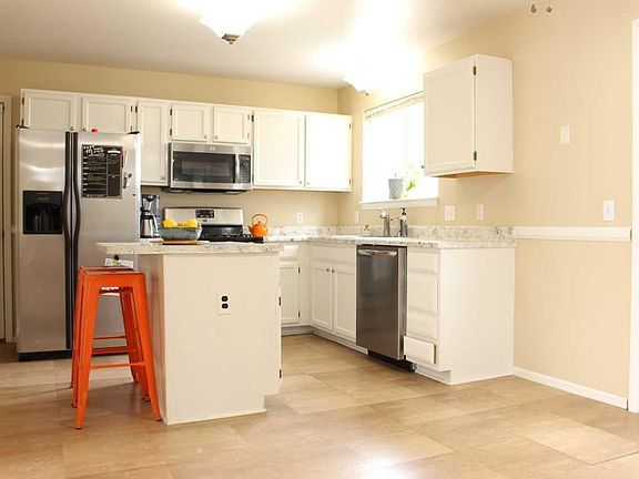 Kitchen with island