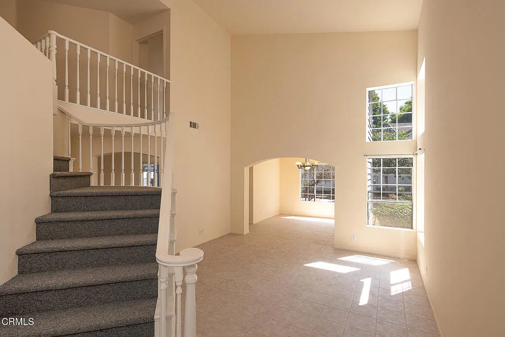 3 bed, 2.5 bath, 1894 sqft, $3,990 — Photo 3