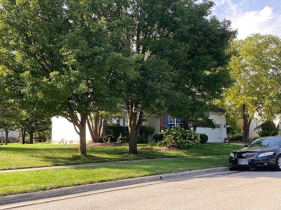 2nd image of 2226 Park Cir