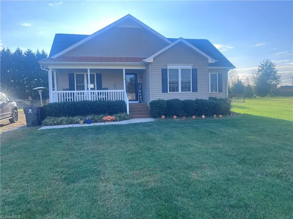 2068 Northcrest Dr, Ossipee, NC 27244