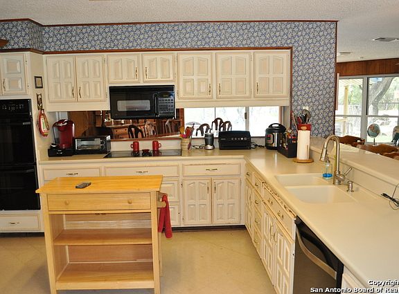 5th image of 28910 Country Dr
