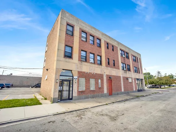 414 W Walnut St #307, Maywood, IL 60153