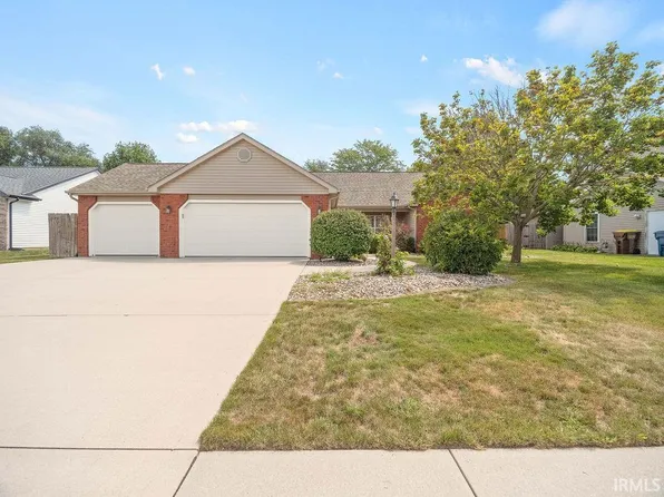 16210 Fleetwood Ct, Huntertown, IN 46748