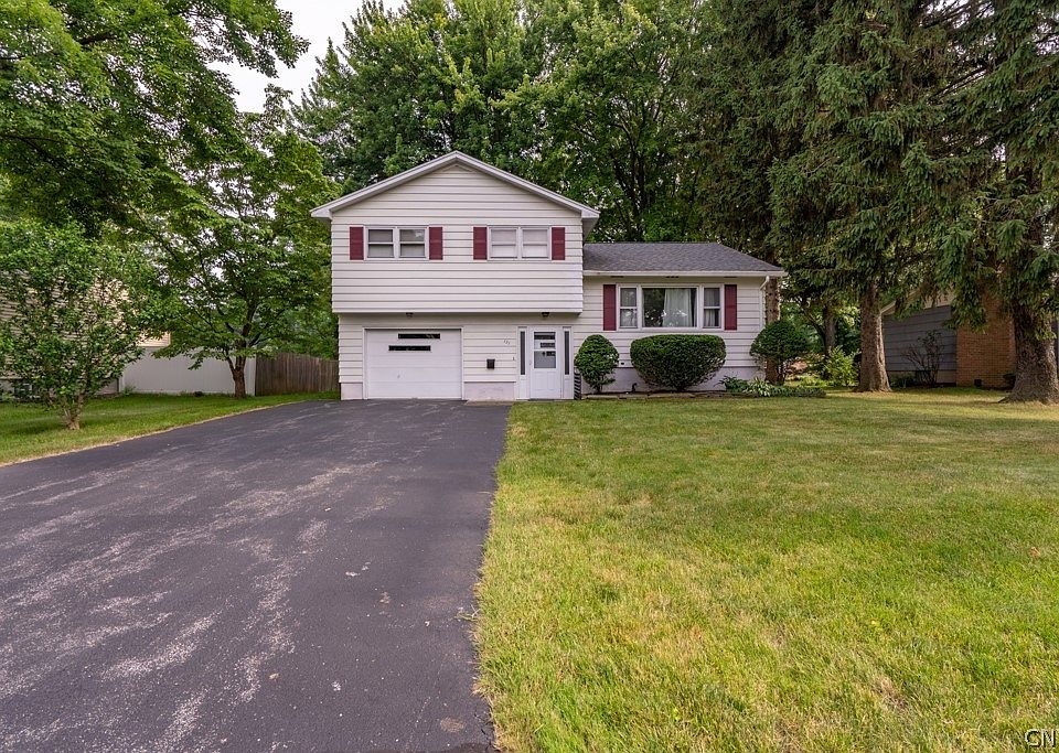 1st image of 121 Jewell Dr