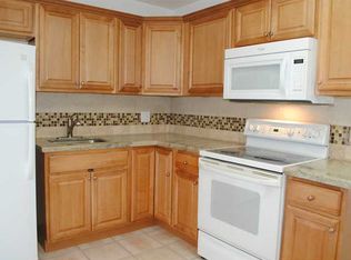 9203 NW 38th Dr APT 8, Pompano Beach, FL 33065