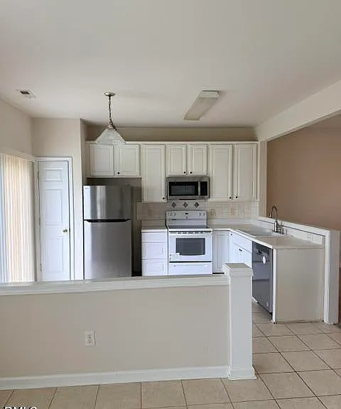 204 Caraleigh Ct — Photo 18