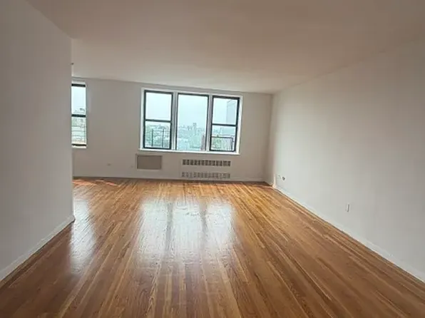 8635 21st Avenue image 1 of 6