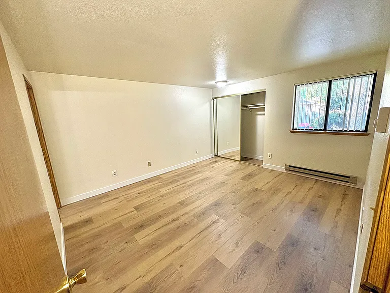 Scholls Crossing Apartments — Photo 5