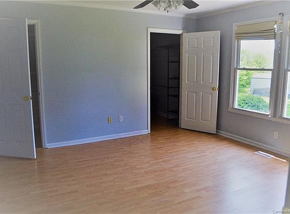 3rd image of 2201 Jackson St