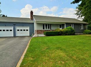 5 Pheasant Dr, Portsmouth, RI 02871