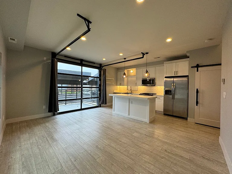The Ledge At Five Mile! **Move In Special: $1,000 Off First Month's Rent** — Photo 20