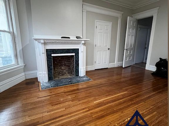 2nd image of 1016 Lake Ave Unit 1