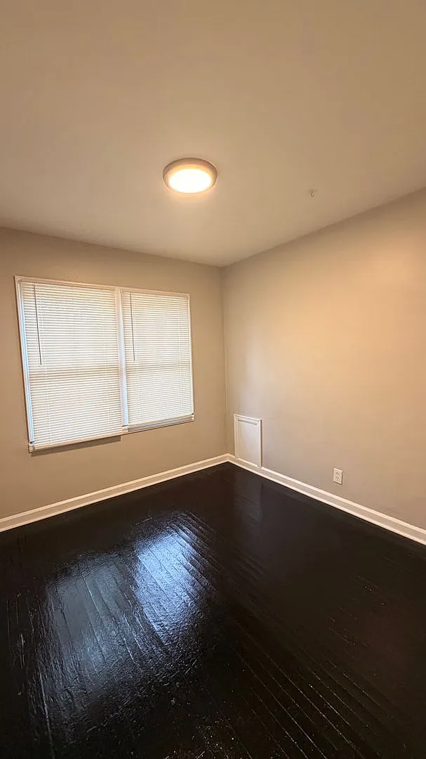 235 N Oakland Ave — Photo 4