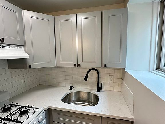 5th image of 64 Joline Ave #2
