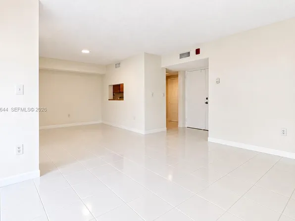 11750 SW 18th St #416L, Miami, FL 33175