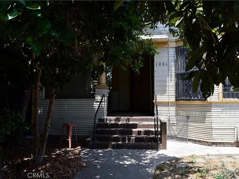 1021 W 25th St #6 — Photo 3