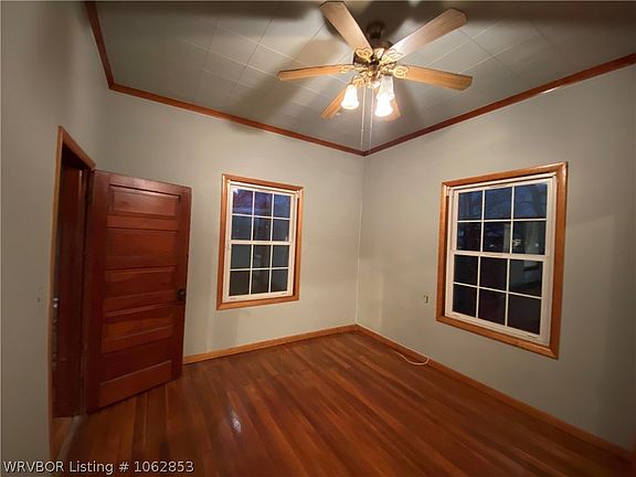 2nd image of 517 E Jefferson Ave