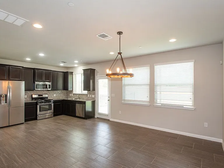 1001 Zodiac Ln #37 — Photo 3