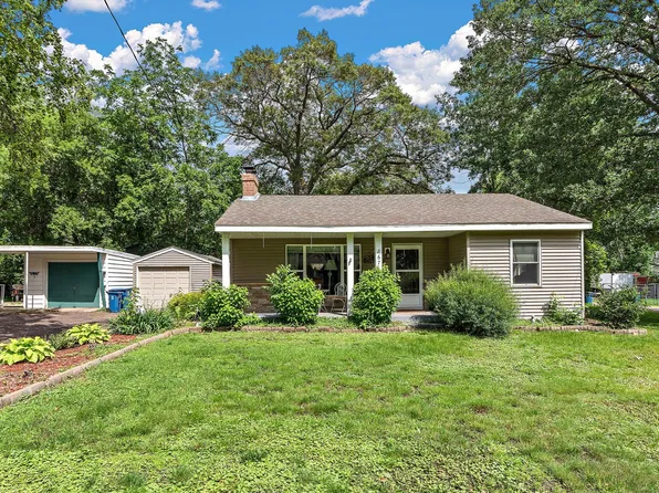 867 2nd St SE, Forest Lake, MN 55025