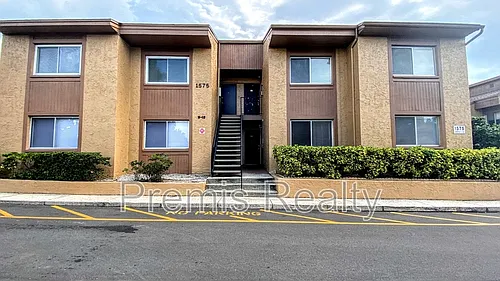 1575 Greenlea Dr #9 Photo 1